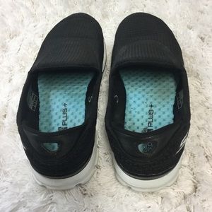 Skechers slip on sneakers size 51/2